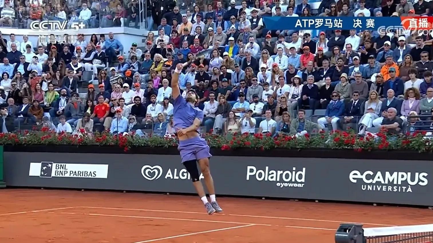 九游体育-最后时刻胜出引发热议！，蒂姆在西班牙队比赛中比赛局势复杂观众掌声雷动(with复合结构7个例句)