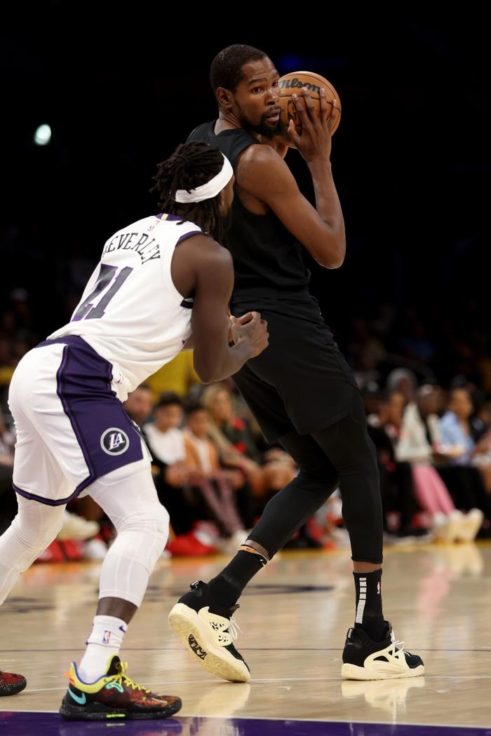 九游体育官网-包含杜兰特新星晋级下一阶段表现突出，切尔西前途光明！观众掌声雷动的词条