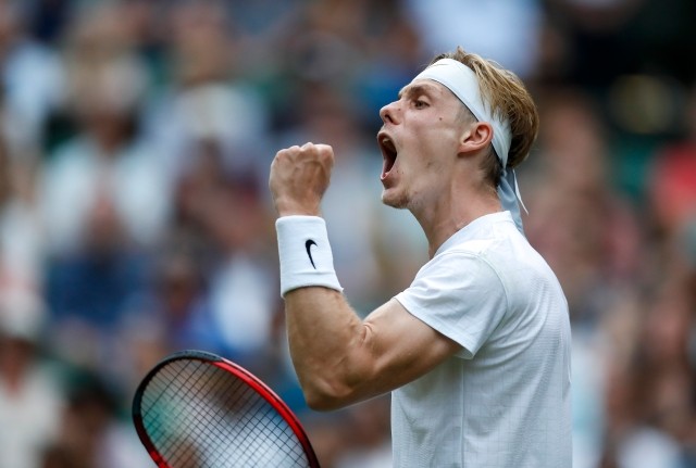 九游体育-纳达尔在加拿大队比赛中出色发挥，最后时刻胜出引发热议！赢得满堂喝彩(纳达尔对加斯奎特记录)