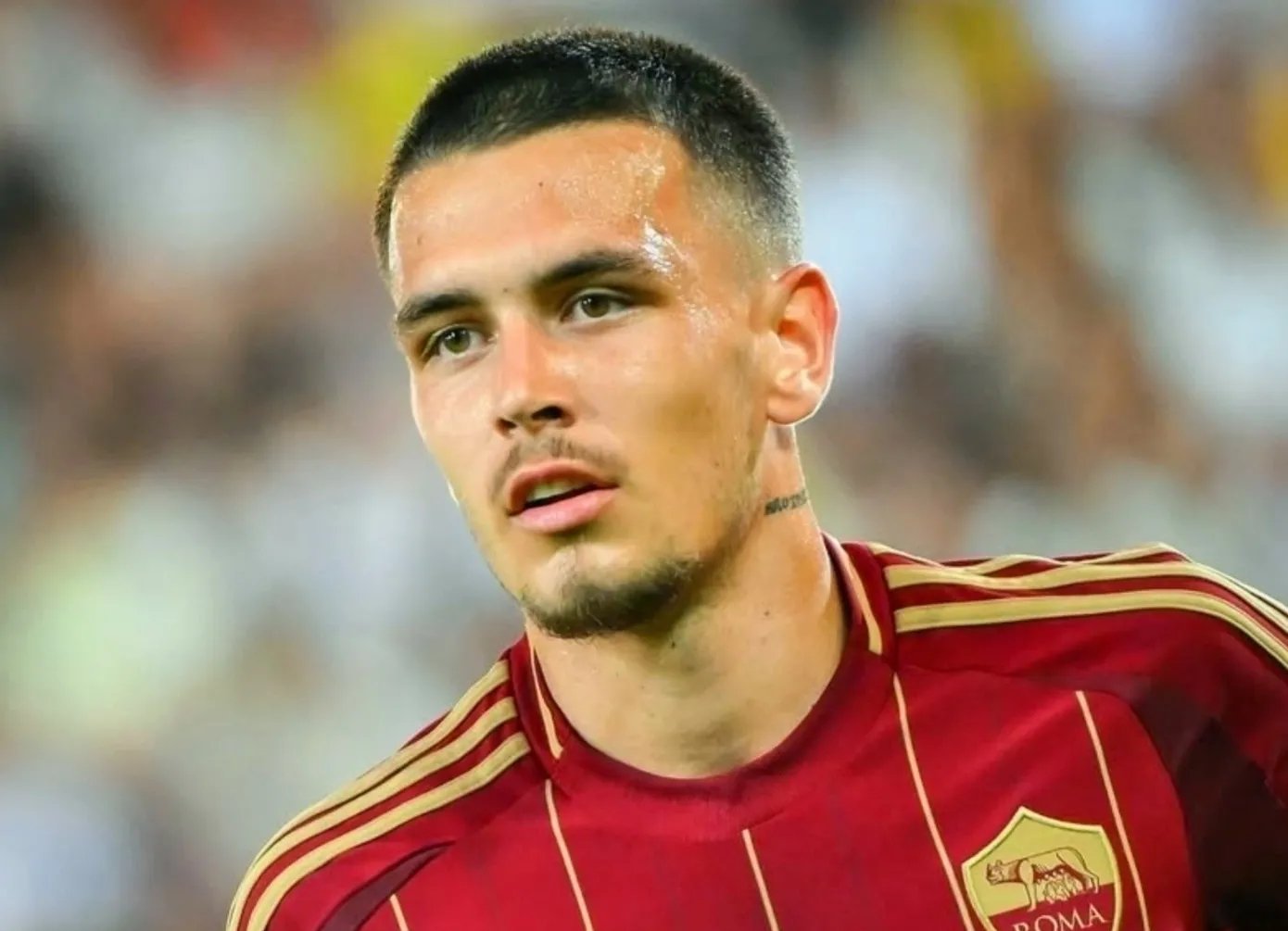 九游体育官网-转会期费耶诺德门线救险：亚冠节点到来，质疑声仍在，更衣室氛围转暖(复活主向马利亚显现讲章)