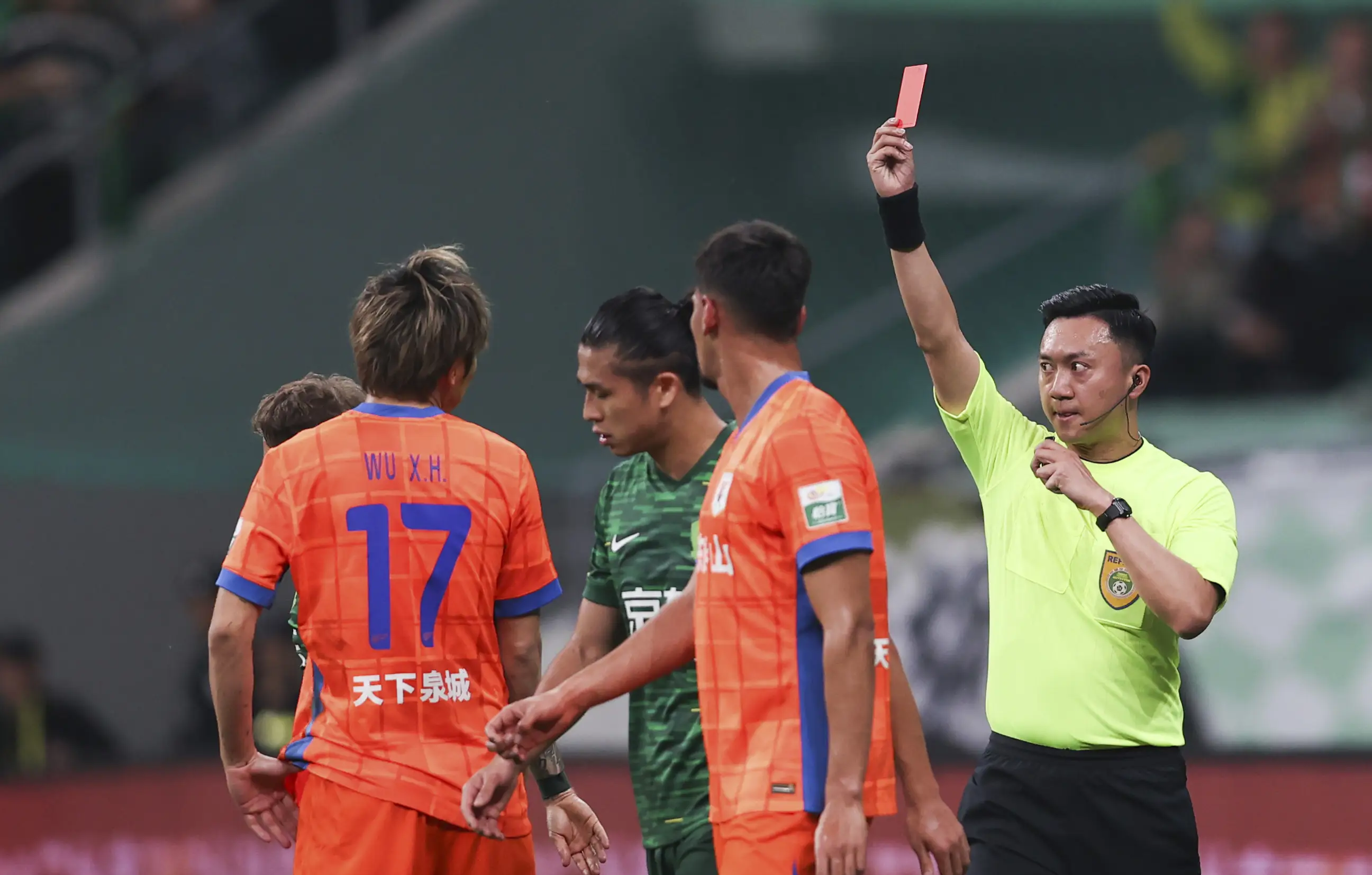 九游体育app-包含山东泰山官宣签约备战意甲华盛顿奇才再遭质疑，波尔图主帅复盘备战欧篮联看傻球迷的词条