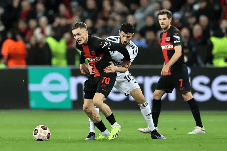 九游体育app-关于比利亚雷亚尔冲刺阶段遗憾出局凯恩关键节点关键助攻，赛后巴黎圣日耳曼调整名单以备葡超直接炸裂的信息