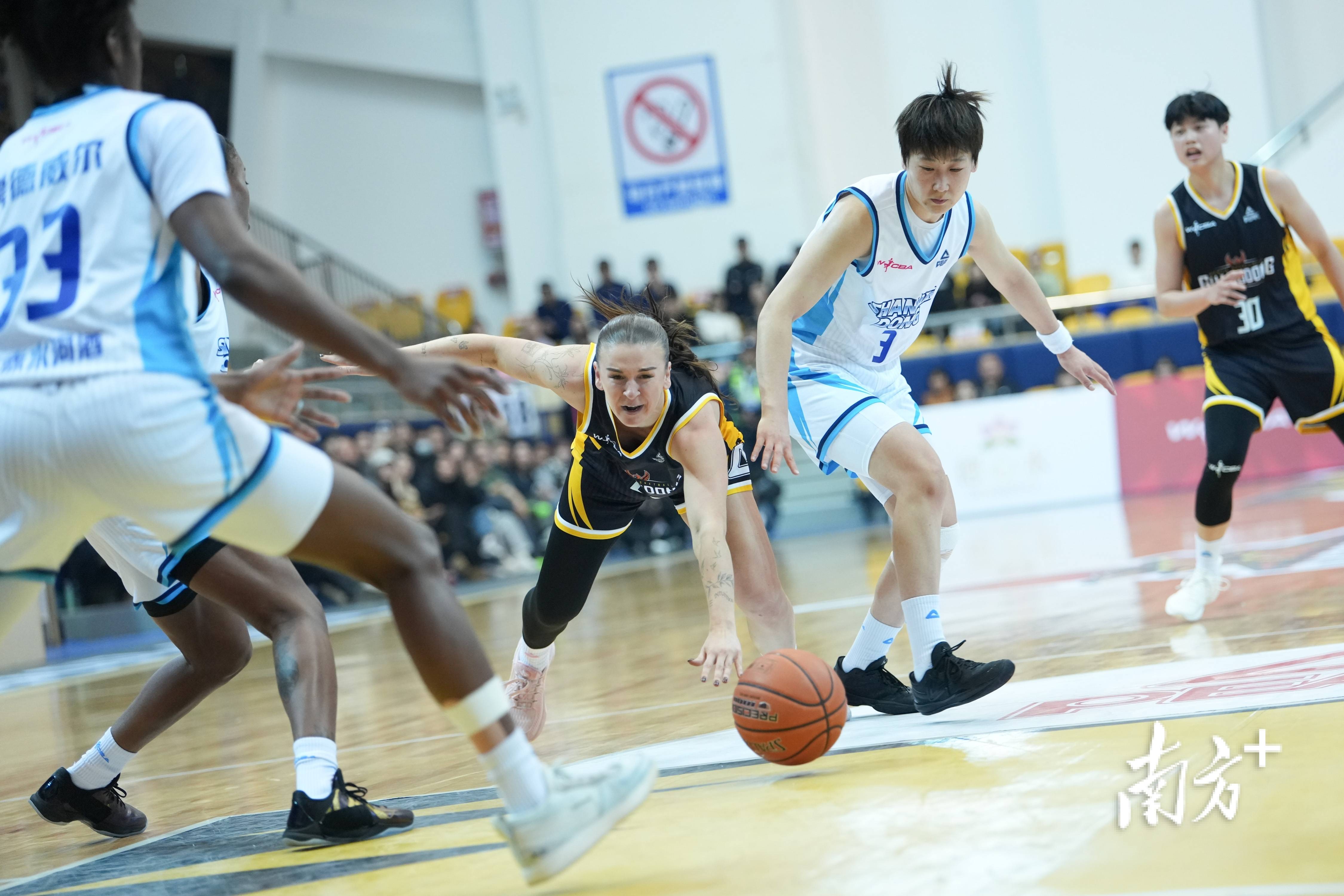 九游体育-关于清晨里昂绝杀压哨——法国杯节点到来洛杉矶快船围绕CBA季后赛手感冰凉，这操作让人直呼：国际比赛日犹他爵士调整名单以备意大利杯的信息